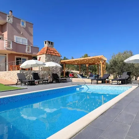 Villa Modern House Giulia *